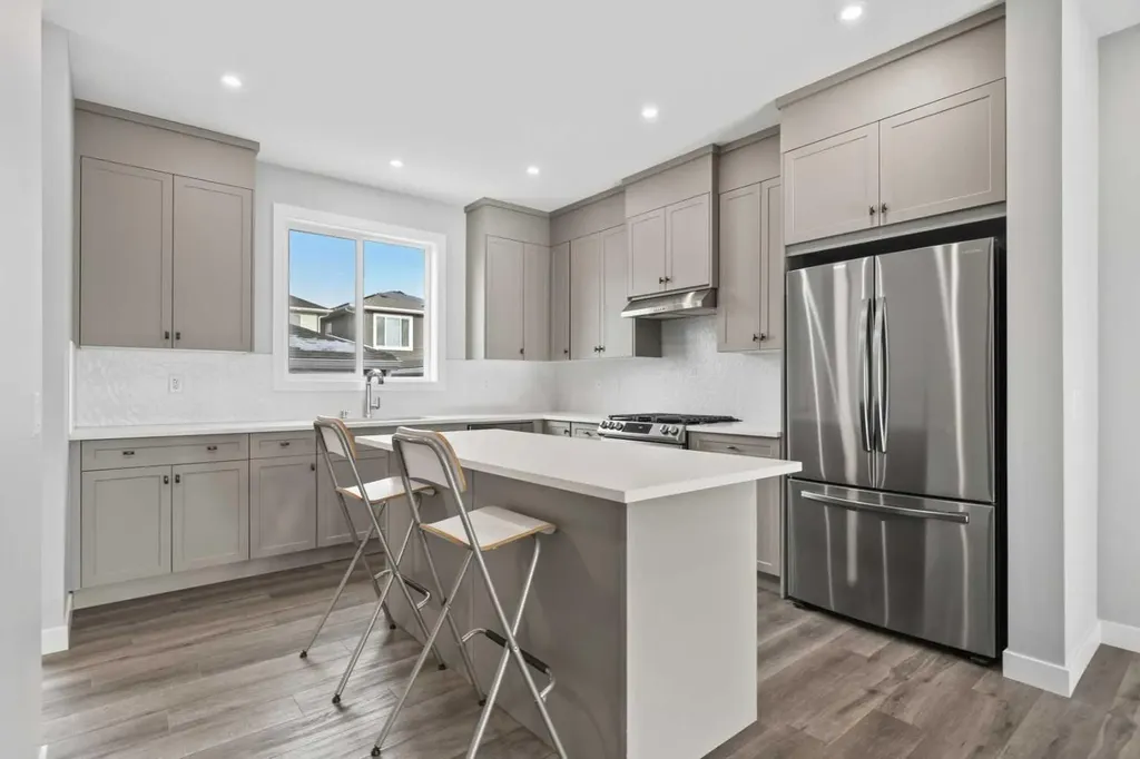 1058 Alpine Avenue SW Calgary AB T2Y 0T1
