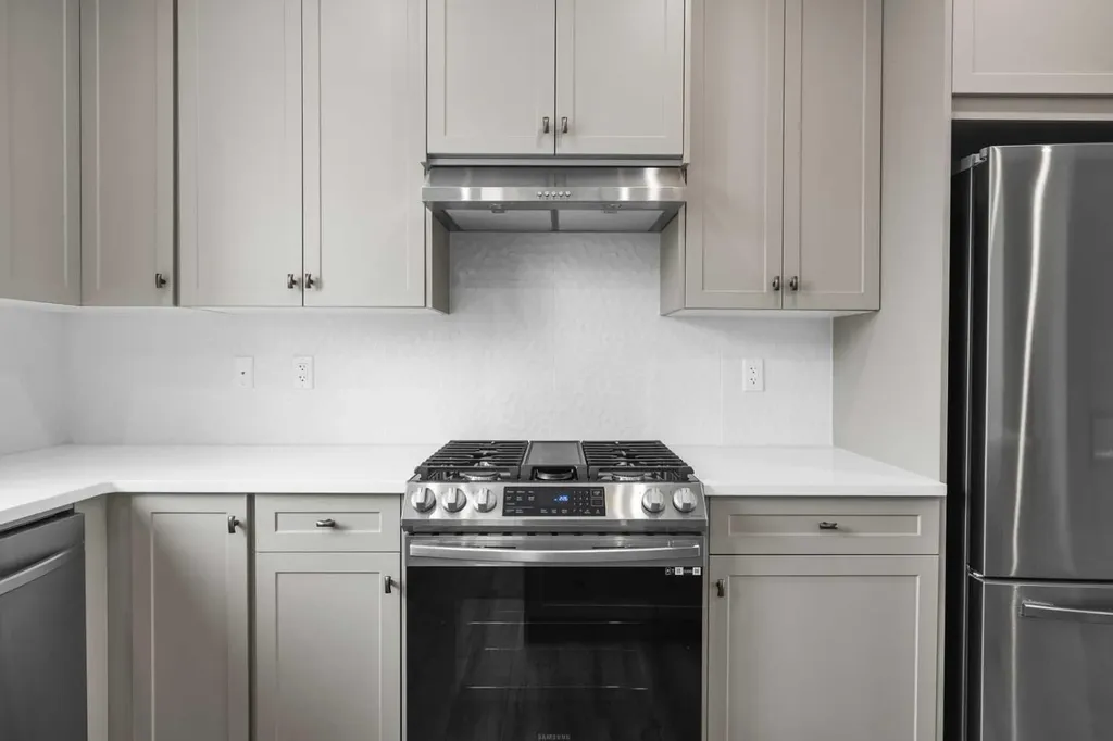 1058 Alpine Avenue SW Calgary AB T2Y 0T1