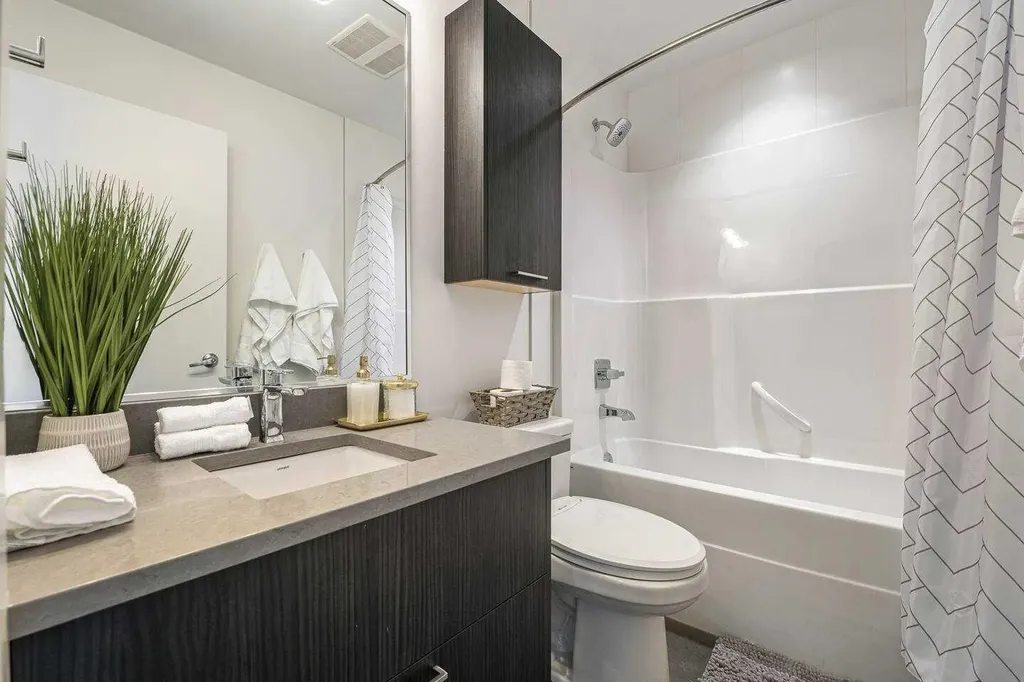 624 8 Avenue SE Calgary AB T2G 1S7