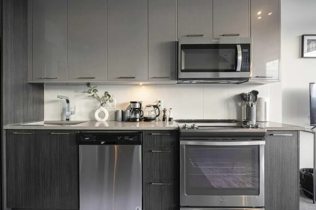 624 8 Avenue SE Calgary AB T2G 1S7