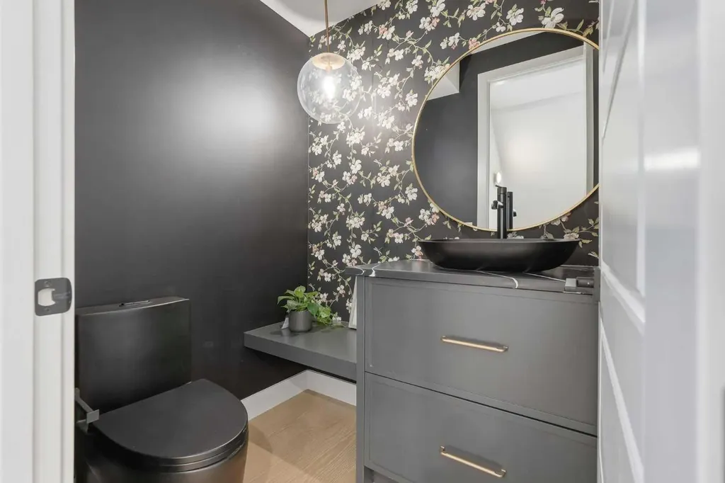 2521 19a Street SW Calgary AB T2T 4Z1