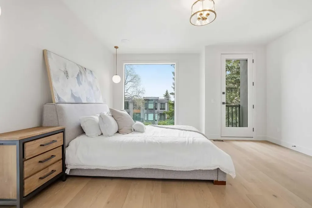2521 19a Street SW Calgary AB T2T 4Z1