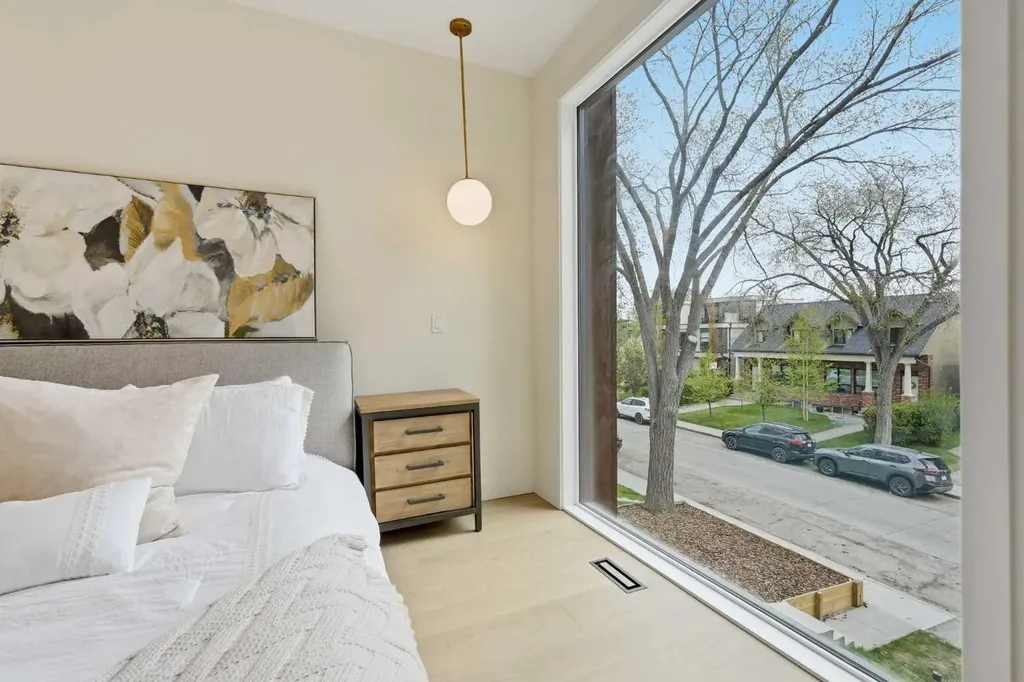 2521 19a Street SW Calgary AB T2T 4Z1