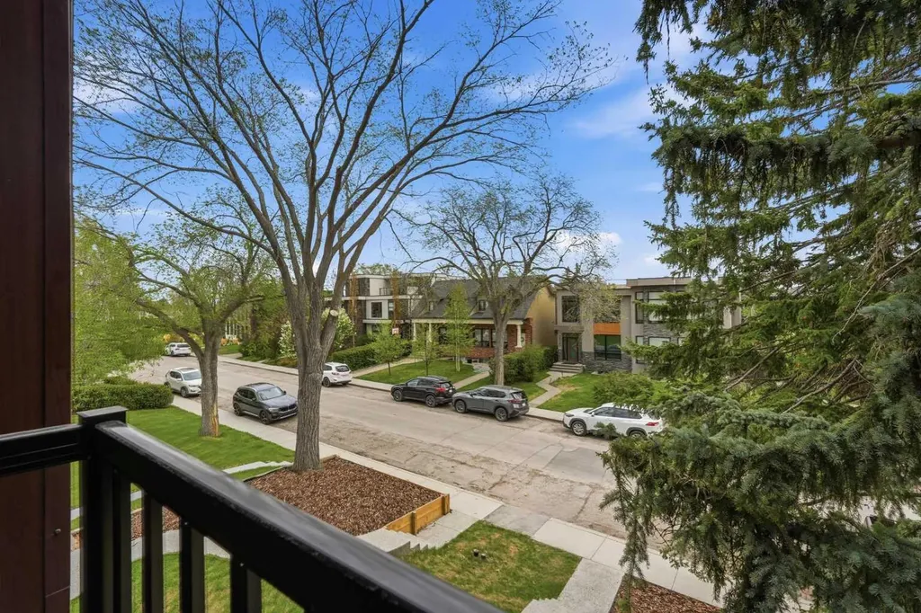 2521 19a Street SW Calgary AB T2T 4Z1