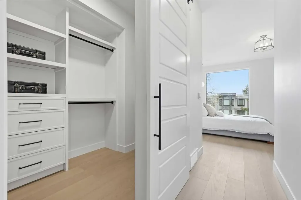 2521 19a Street SW Calgary AB T2T 4Z1