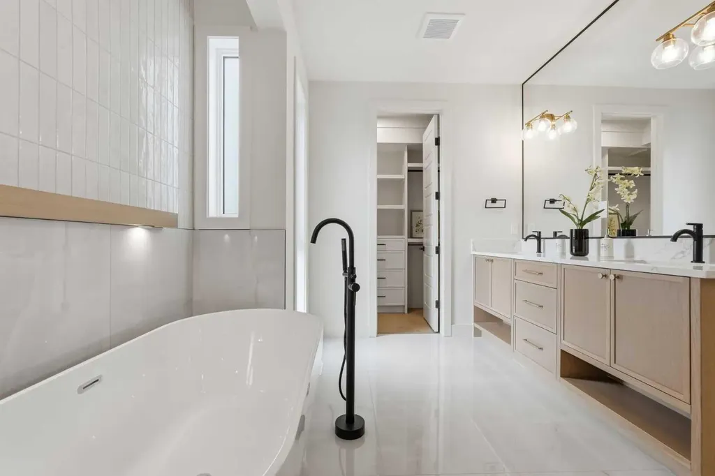 2521 19a Street SW Calgary AB T2T 4Z1