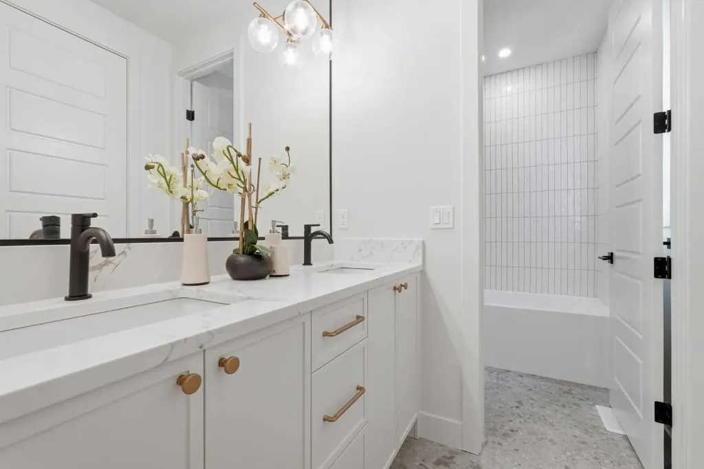 2521 19a Street SW Calgary AB T2T 4Z1