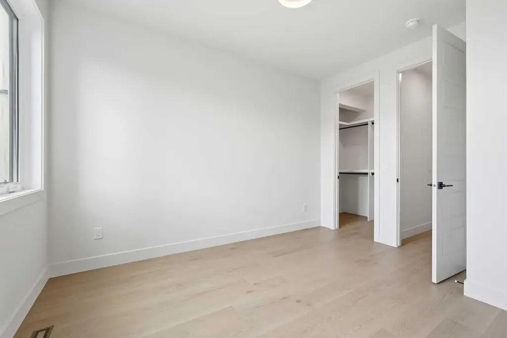 2521 19a Street SW Calgary AB T2T 4Z1