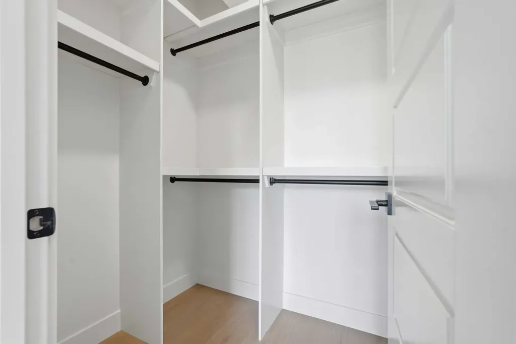 2521 19a Street SW Calgary AB T2T 4Z1