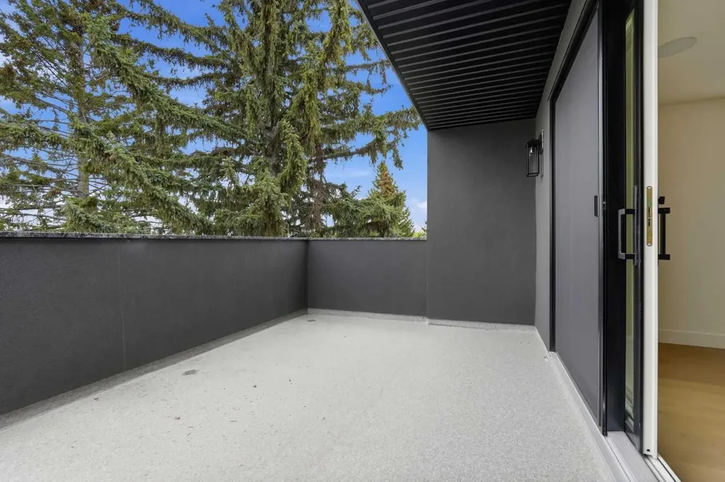 2521 19a Street SW Calgary AB T2T 4Z1