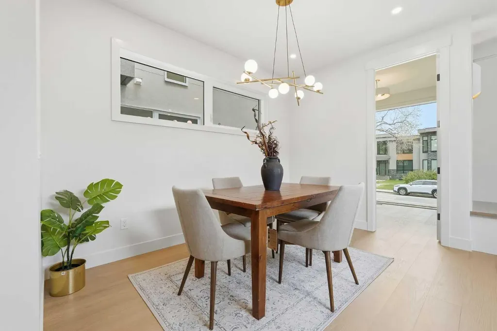 2521 19a Street SW Calgary AB T2T 4Z1