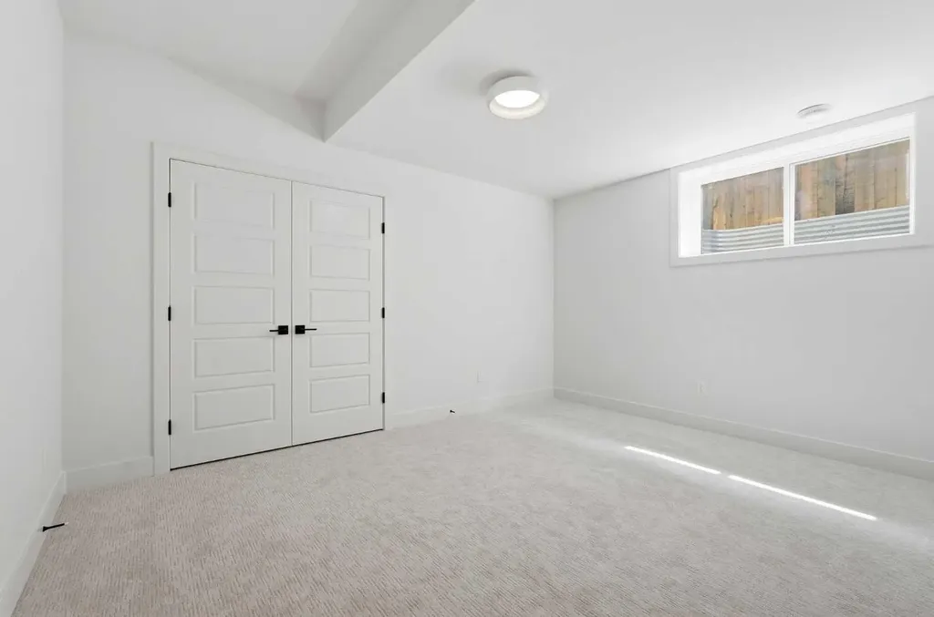 2521 19a Street SW Calgary AB T2T 4Z1