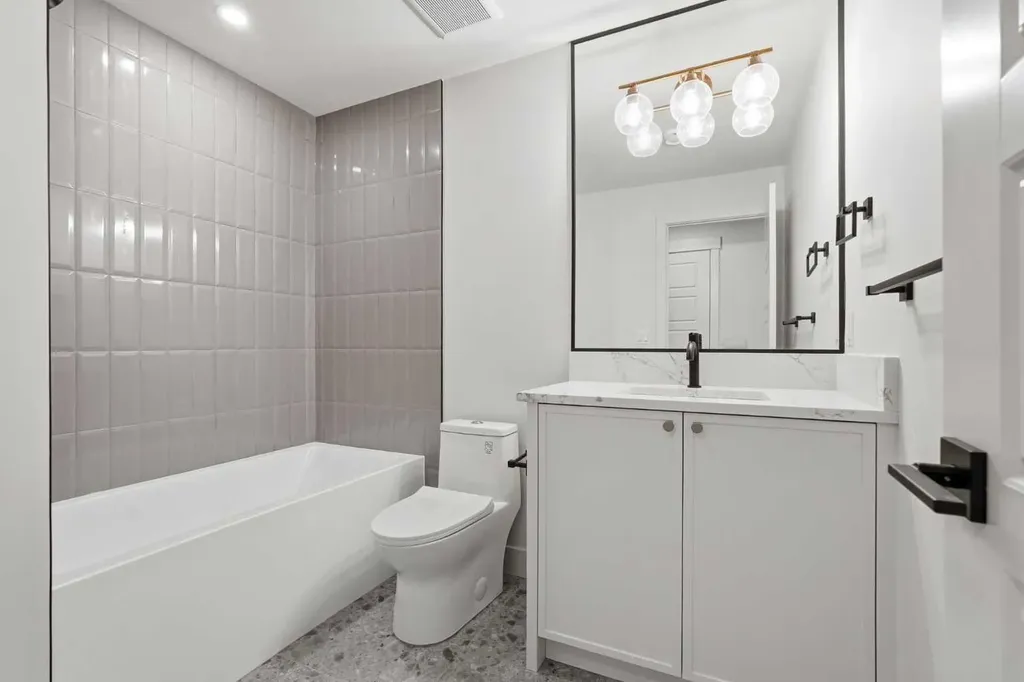 2521 19a Street SW Calgary AB T2T 4Z1