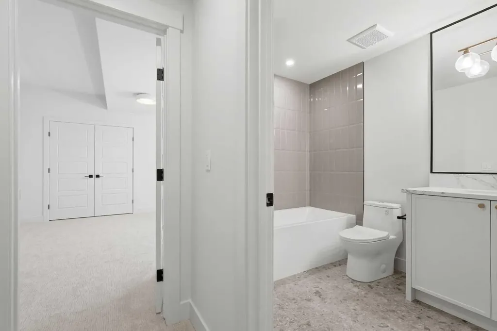2521 19a Street SW Calgary AB T2T 4Z1