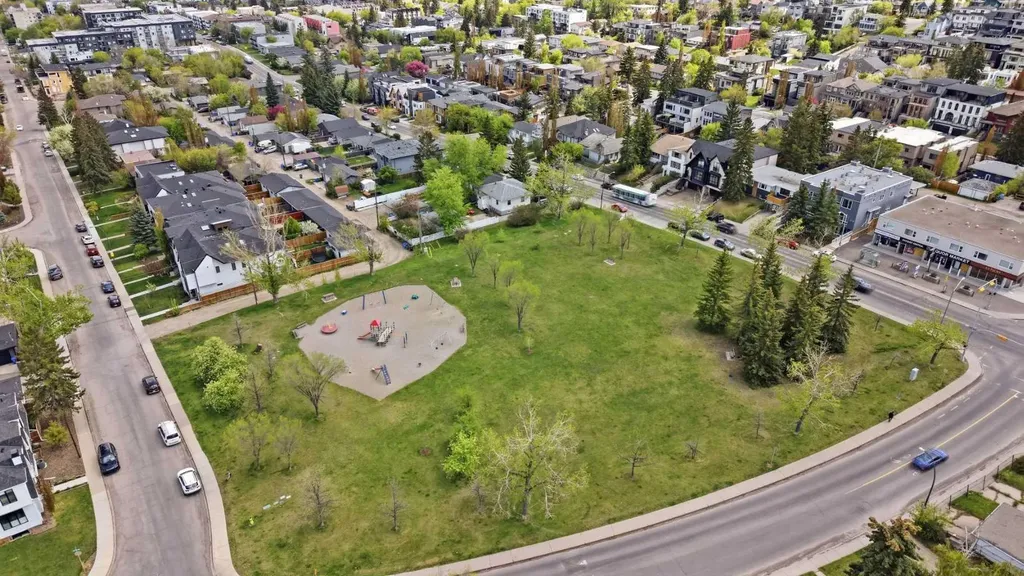 2521 19a Street SW Calgary AB T2T 4Z1