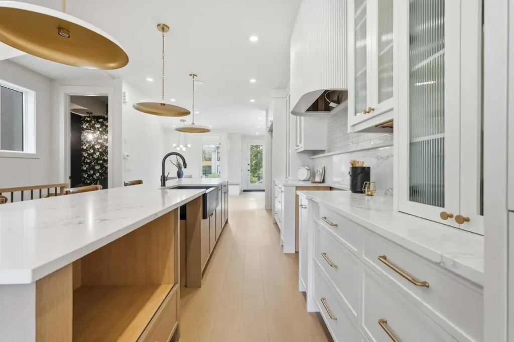 2521 19a Street SW Calgary AB T2T 4Z1