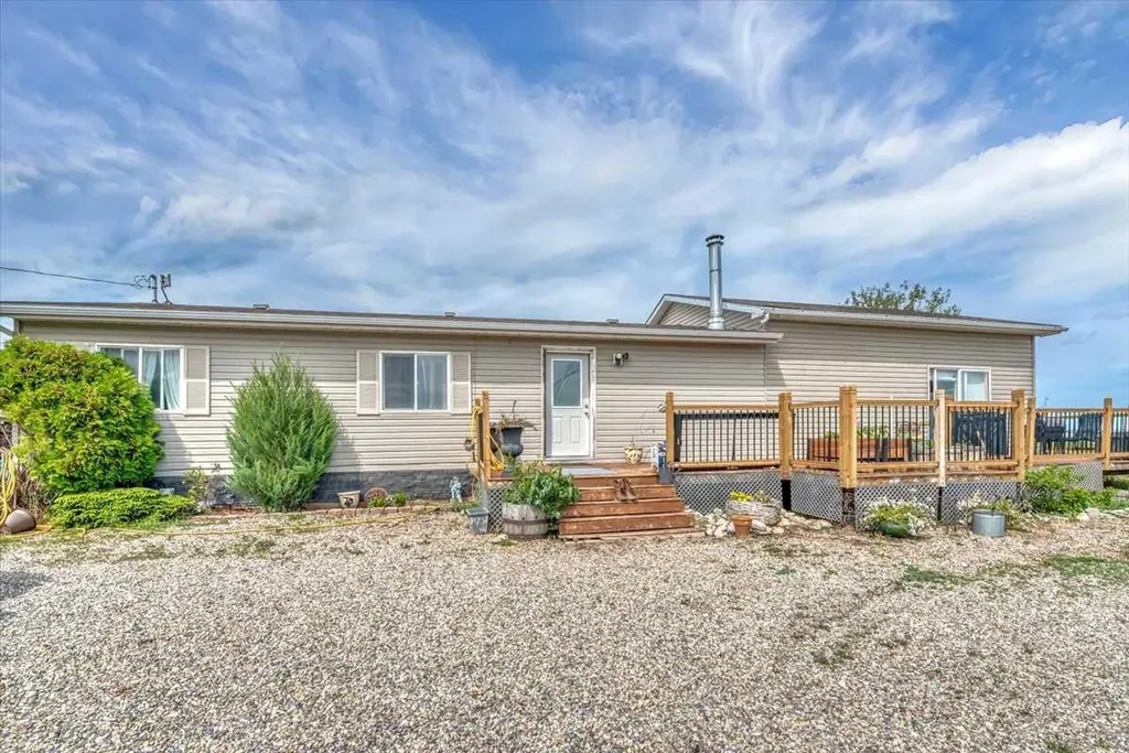 233076 Range Road 245 Rural Wheatland County AB T1P 1J6