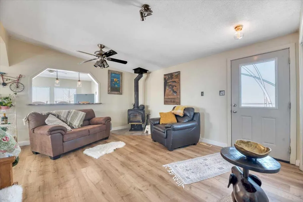 233076 Range Road 245 Rural Wheatland County AB T1P 1J6