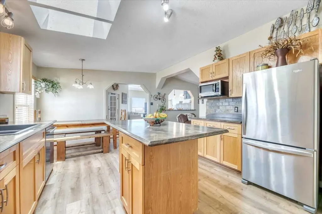 233076 Range Road 245 Rural Wheatland County AB T1P 1J6