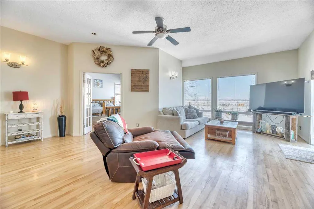 233076 Range Road 245 Rural Wheatland County AB T1P 1J6