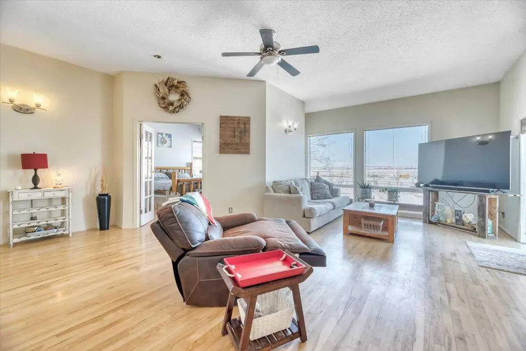 233076 Range Road 245 Rural Wheatland County AB T1P 1J6
