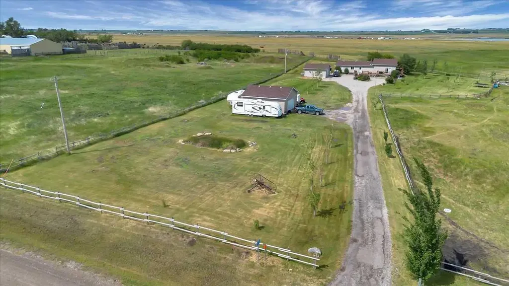 233076 Range Road 245 Rural Wheatland County AB T1P 1J6