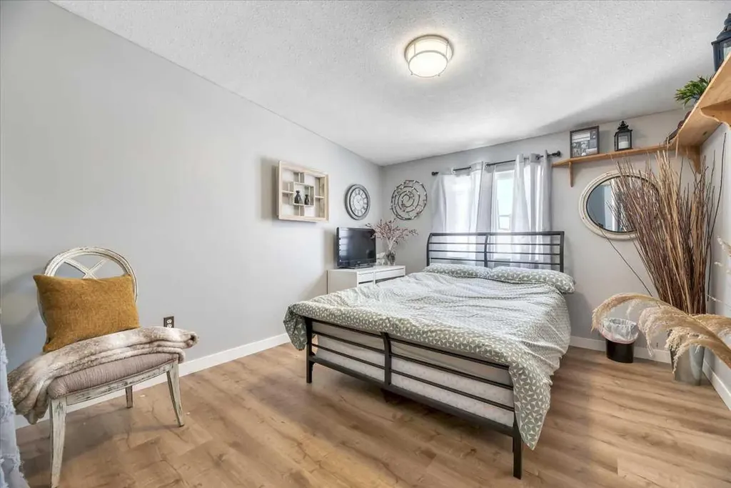 233076 Range Road 245 Rural Wheatland County AB T1P 1J6