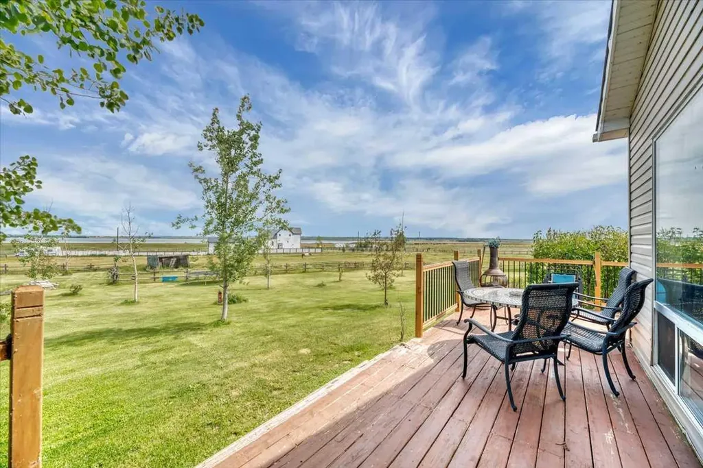 233076 Range Road 245 Rural Wheatland County AB T1P 1J6