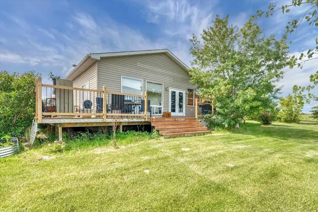 233076 Range Road 245 Rural Wheatland County AB T1P 1J6