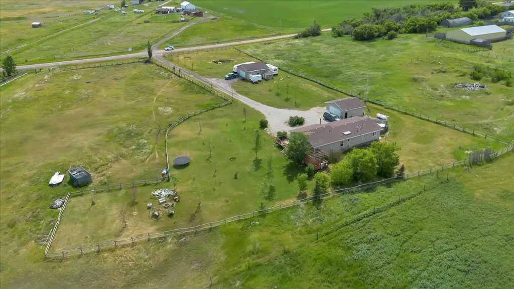 233076 Range Road 245 Rural Wheatland County AB T1P 1J6
