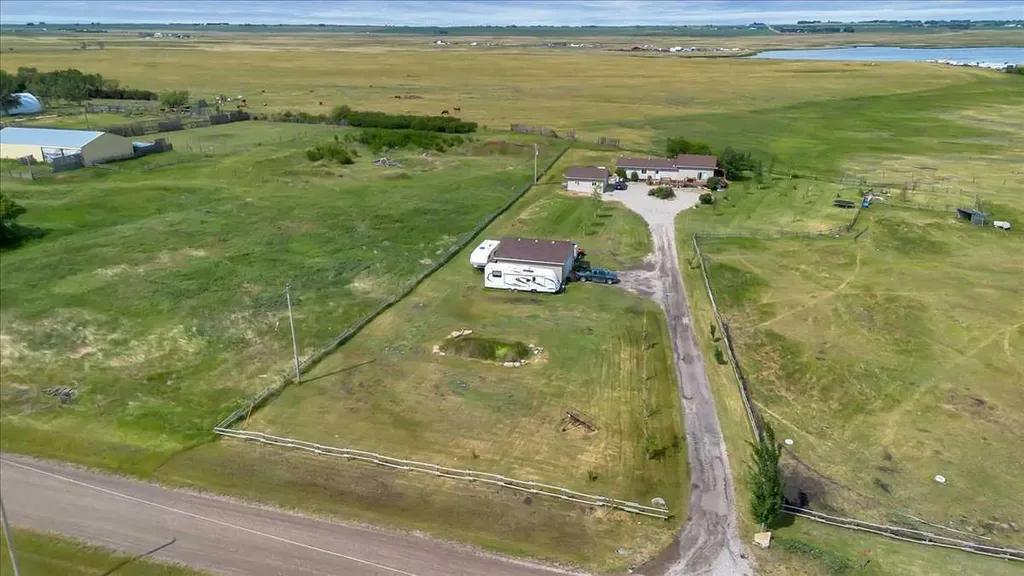 233076 Range Road 245 Rural Wheatland County AB T1P 1J6
