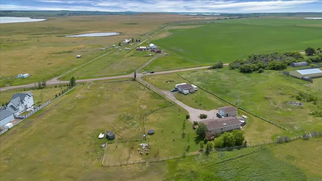 233076 Range Road 245 Rural Wheatland County AB T1P 1J6