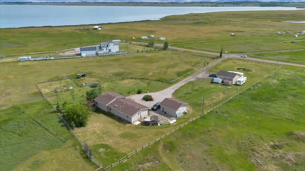 233076 Range Road 245 Rural Wheatland County AB T1P 1J6