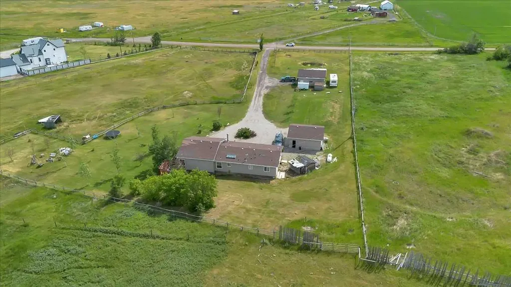 233076 Range Road 245 Rural Wheatland County AB T1P 1J6
