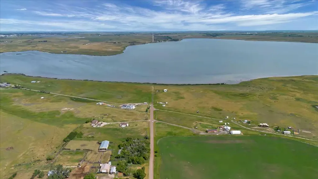 233076 Range Road 245 Rural Wheatland County AB T1P 1J6