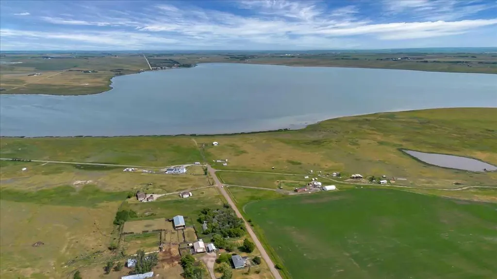 233076 Range Road 245 Rural Wheatland County AB T1P 1J6