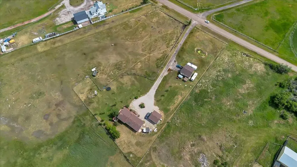 233076 Range Road 245 Rural Wheatland County AB T1P 1J6