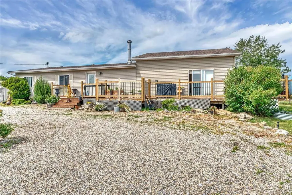 233076 Range Road 245 Rural Wheatland County AB T1P 1J6