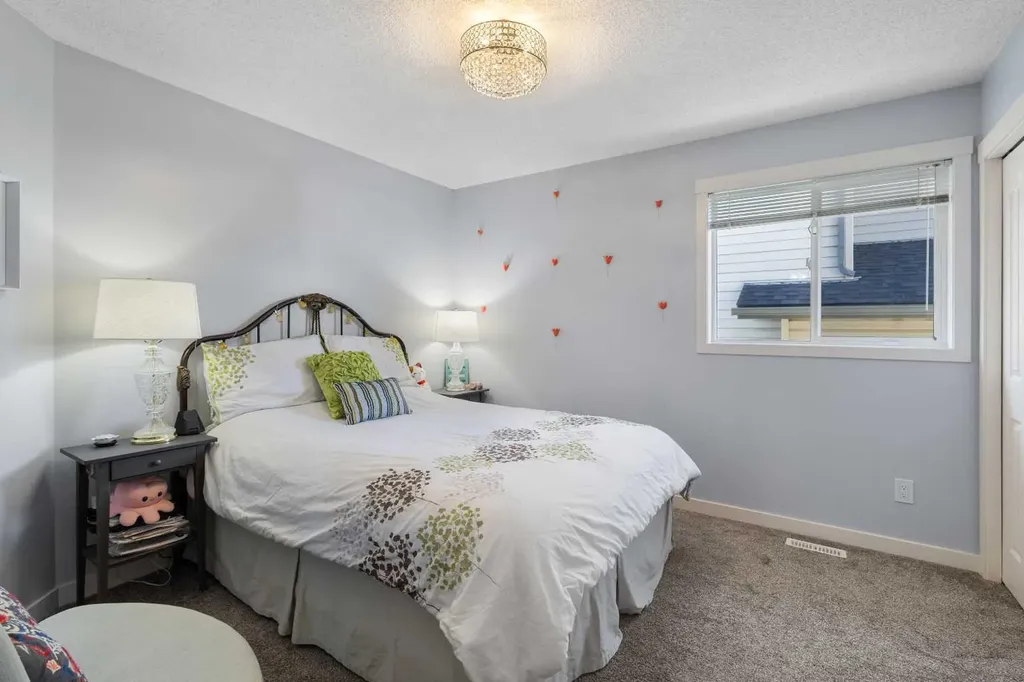 405 Highwood Village Place NW High River AB T1V 1W1