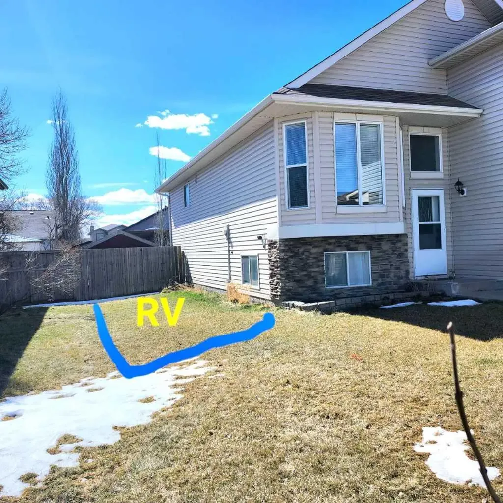405 Highwood Village Place NW High River AB T1V 1W1