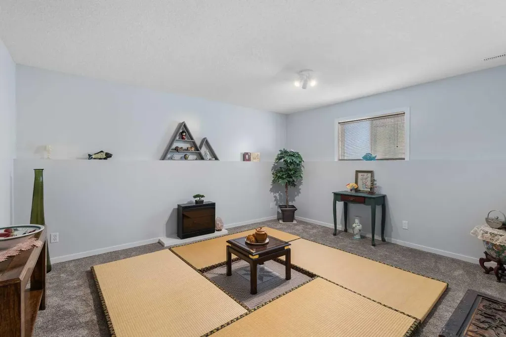 405 Highwood Village Place NW High River AB T1V 1W1