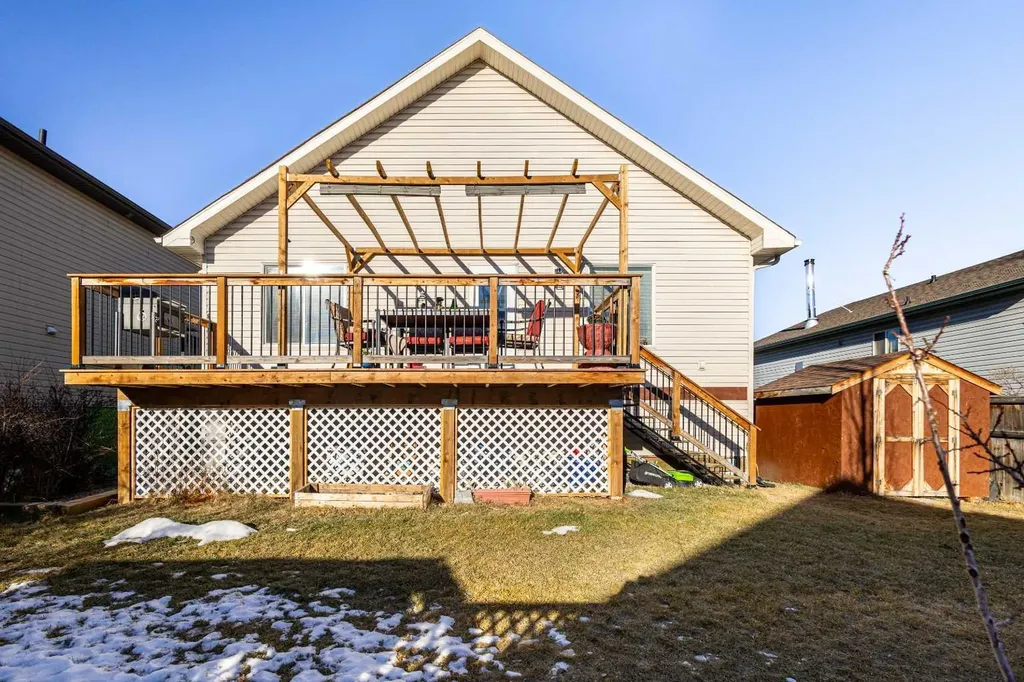 405 Highwood Village Place NW High River AB T1V 1W1