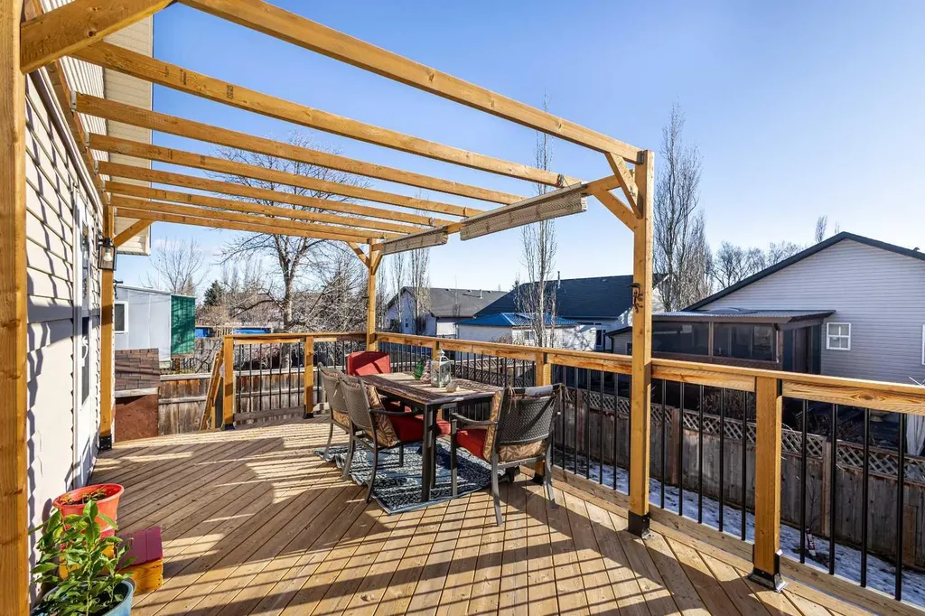 405 Highwood Village Place NW High River AB T1V 1W1