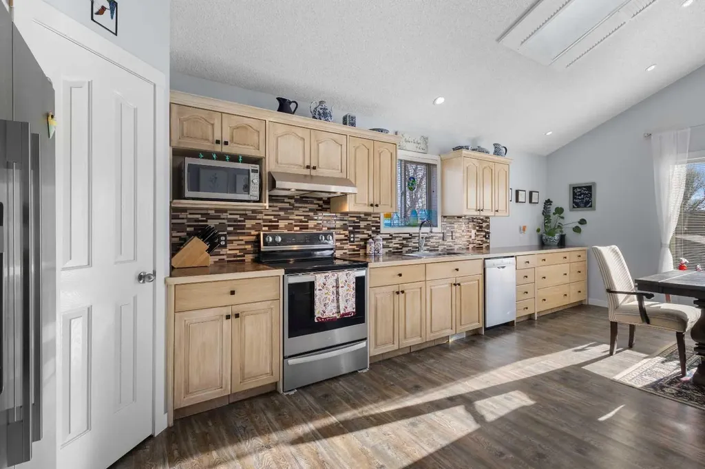 405 Highwood Village Place NW High River AB T1V 1W1