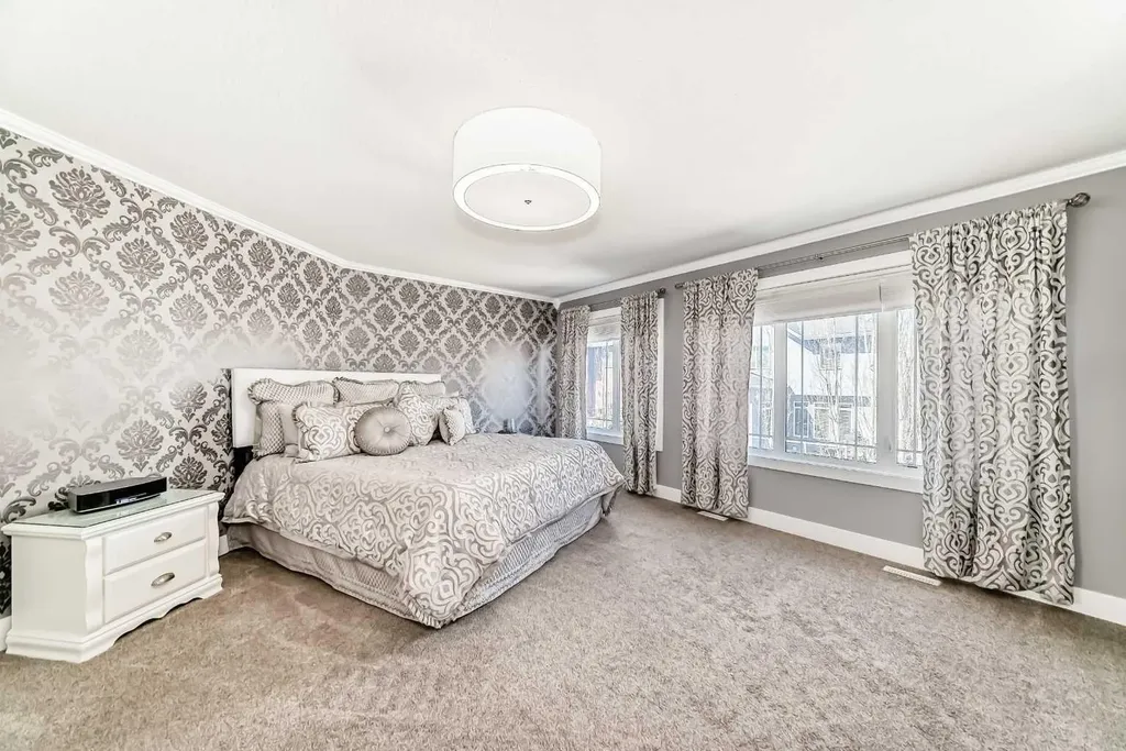 120 Kinniburgh Circle Chestermere AB T1X 0P8