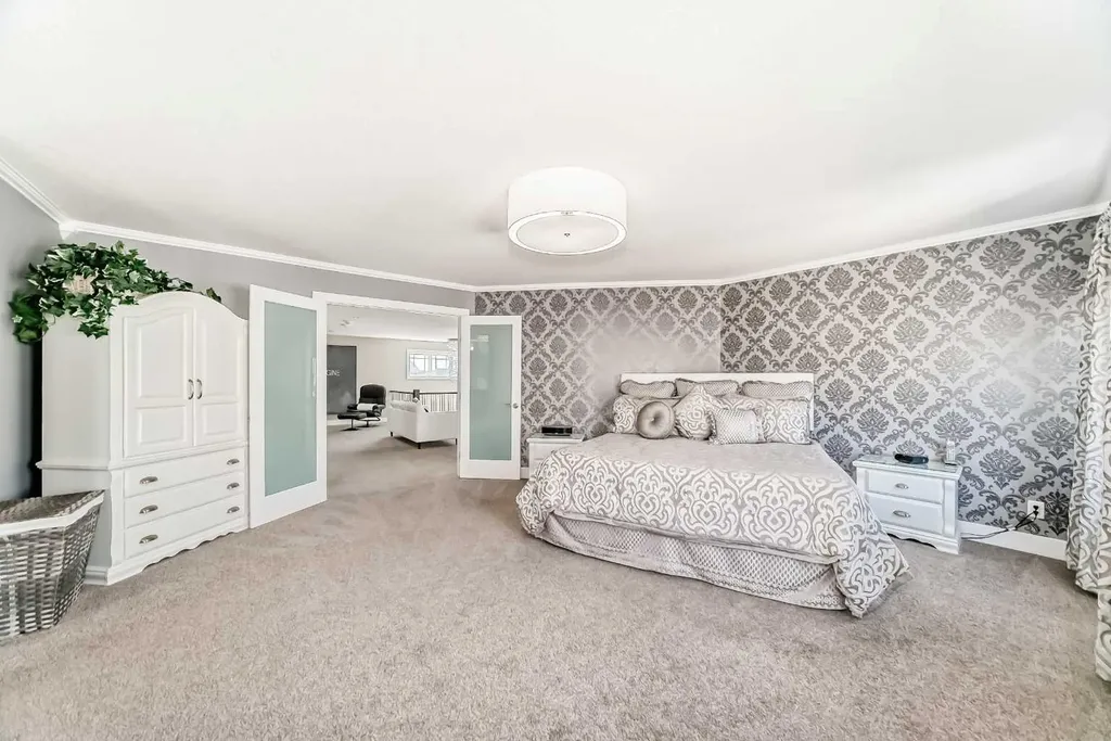 120 Kinniburgh Circle Chestermere AB T1X 0P8