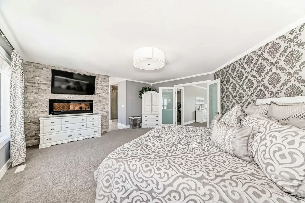 120 Kinniburgh Circle Chestermere AB T1X 0P8