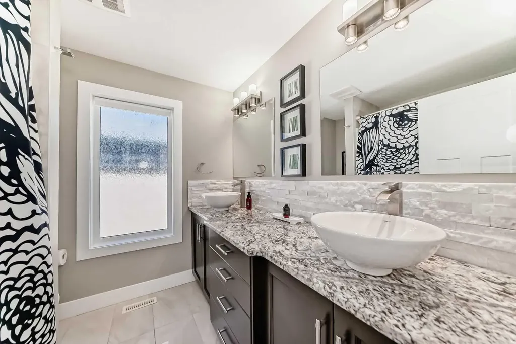 120 Kinniburgh Circle Chestermere AB T1X 0P8