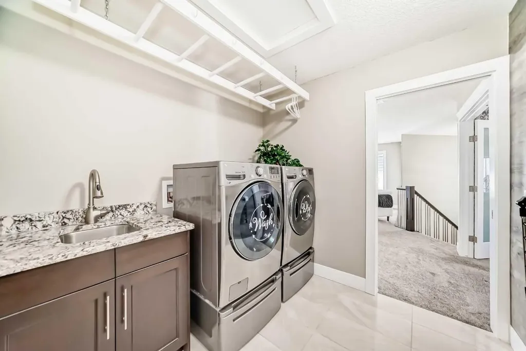 120 Kinniburgh Circle Chestermere AB T1X 0P8