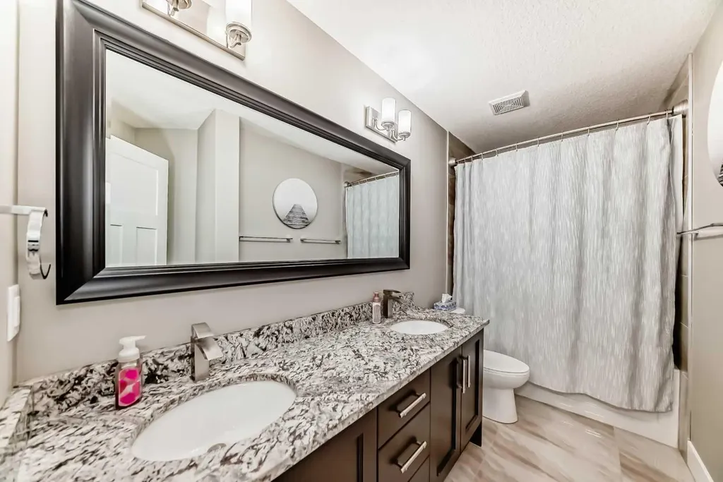 120 Kinniburgh Circle Chestermere AB T1X 0P8